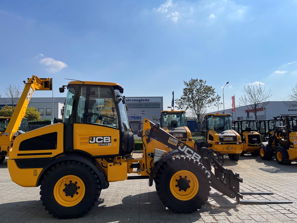 JCB 409